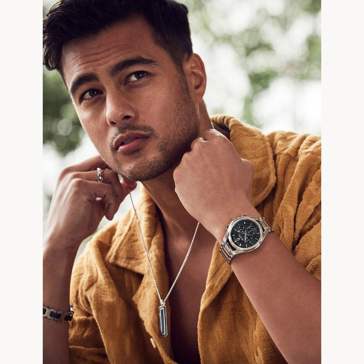 96A297 Reloj Bulova Curv de hombre pulsera de metal 44mm