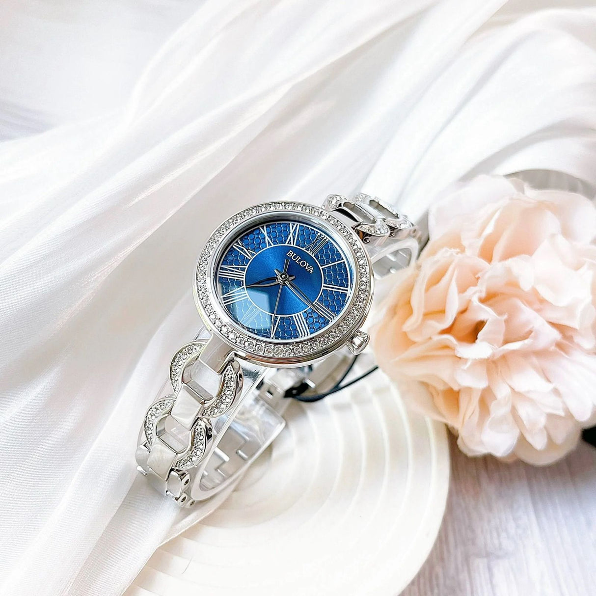 96L303 Reloj Bulova Classic de mujer correa de metal