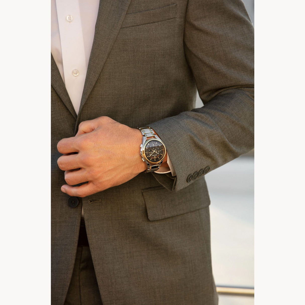 98A301 Reloj Bulova Curv de caballero pulsera de metal