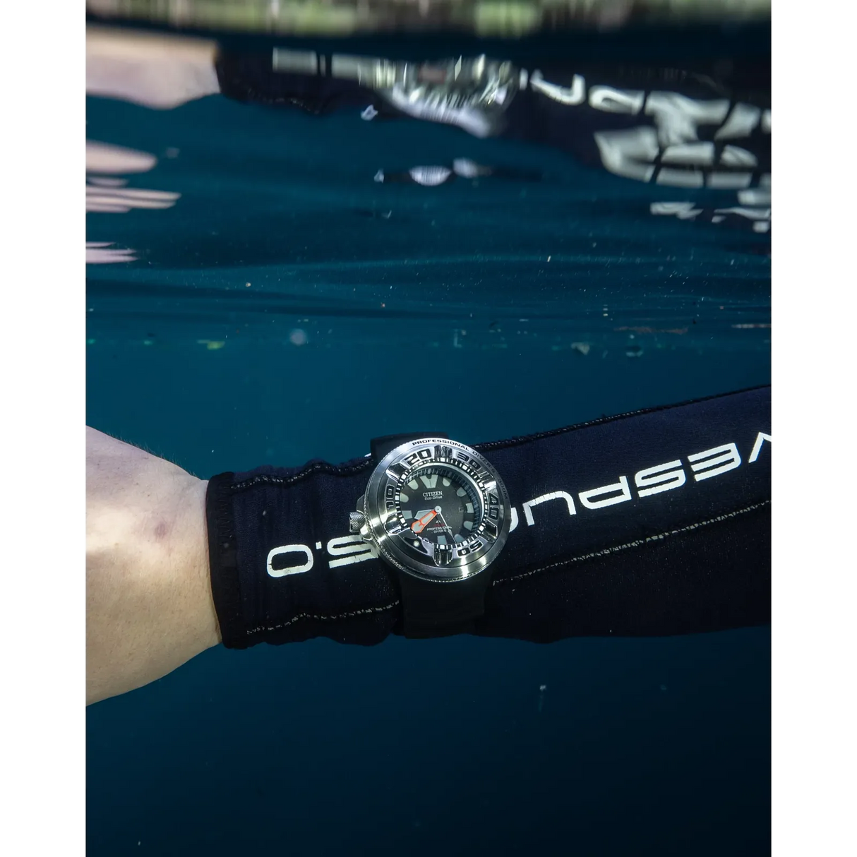 BJ8050-08E Reloj Citizen Promaster Dive Ecozilla para caballero pulsera de resina