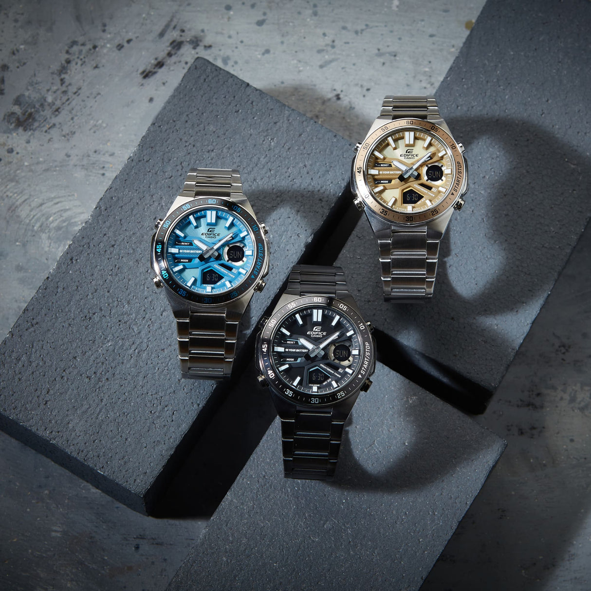 EFV-C110D Edifice Reloj Doble Hora de Acero Inoxidable para Caballero