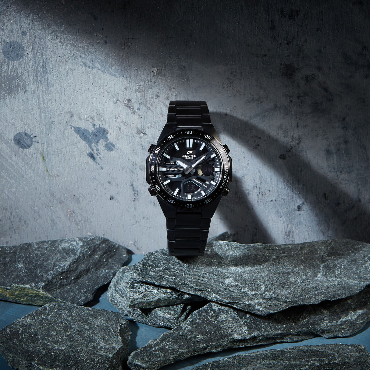 EFV-C110D Edifice Reloj Doble Hora de Acero Inoxidable para Caballero