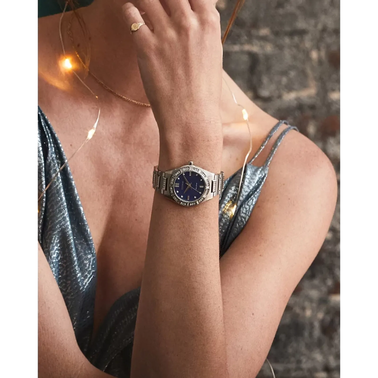 EM1020-57L Reloj Citizen Silhouette Crystal de dama pulsera de metal 34 mm