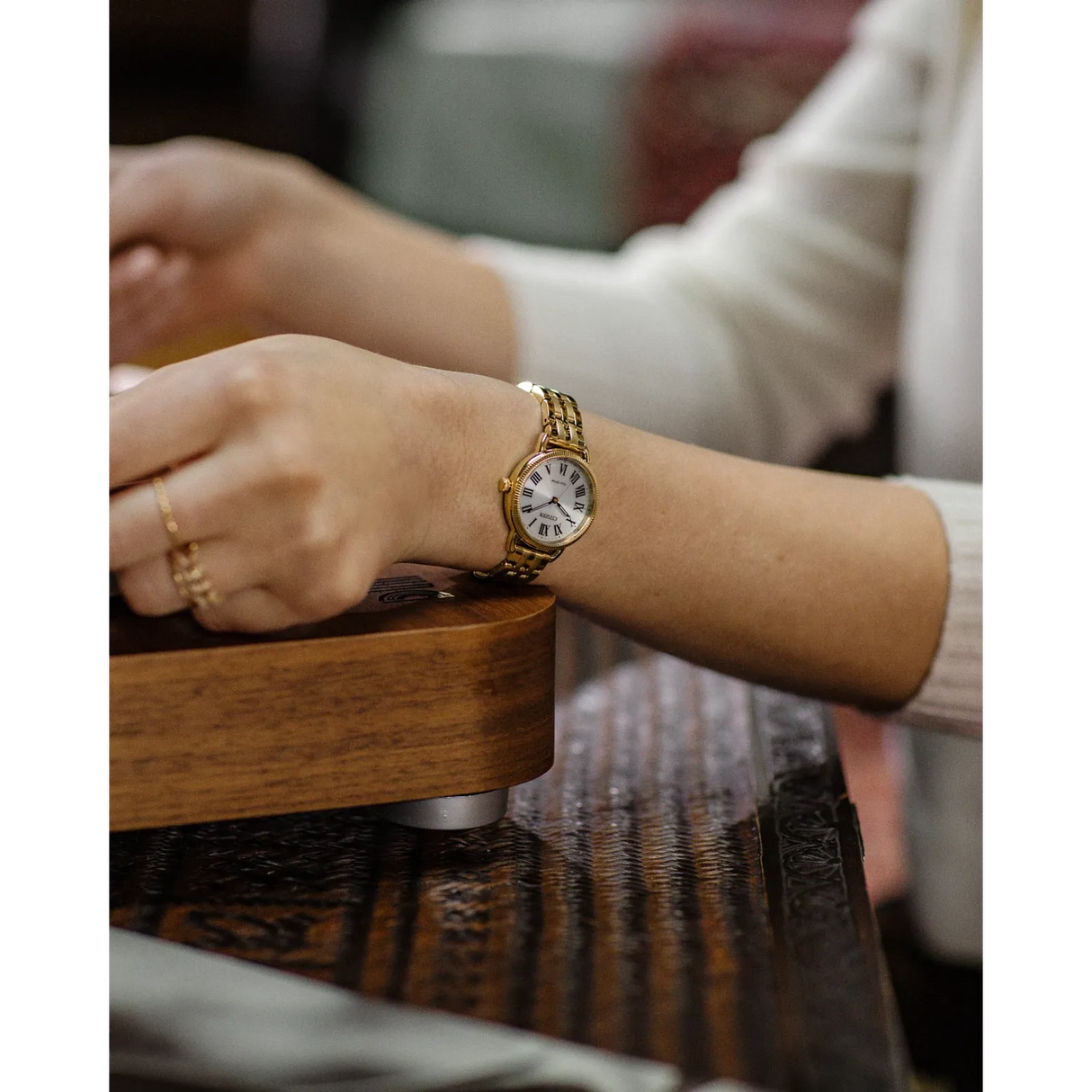 EM1052-51A Reloj Citizen Classic Coin Edge de dama correa de metal