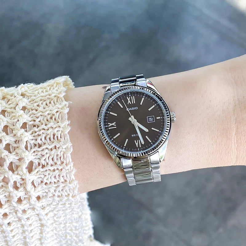 LTP-1302 Reloj Casio para Mujer Pulsera de Acero Inoxidable Análogo