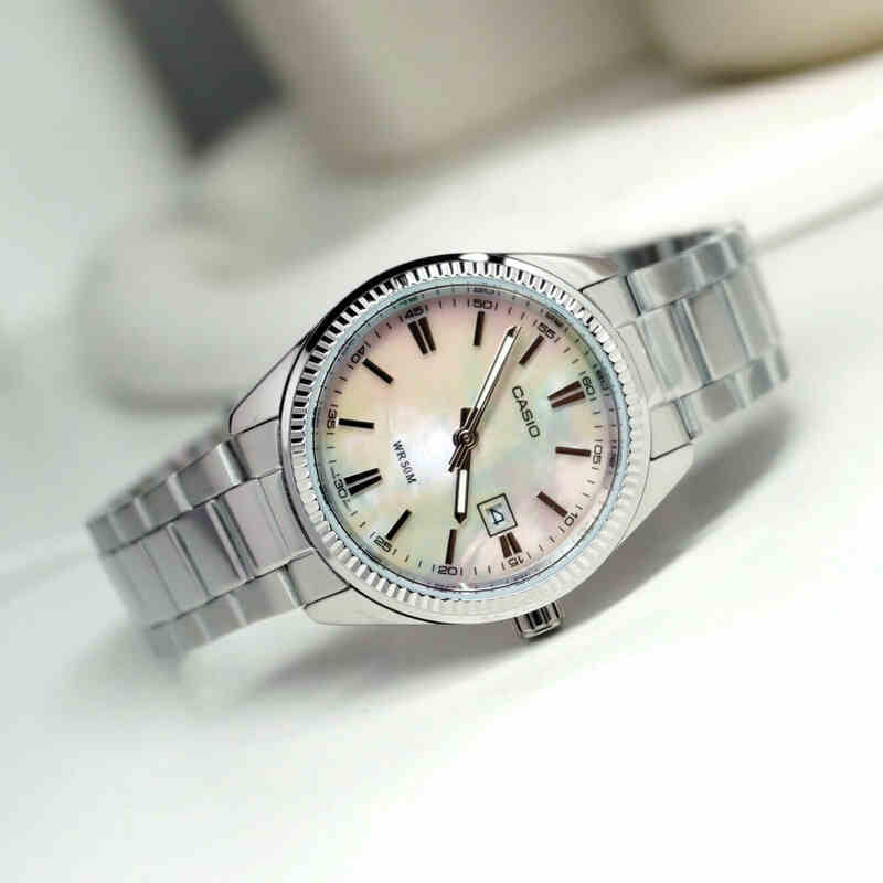 LTP-1302 Reloj Casio para Mujer Pulsera de Acero Inoxidable Análogo