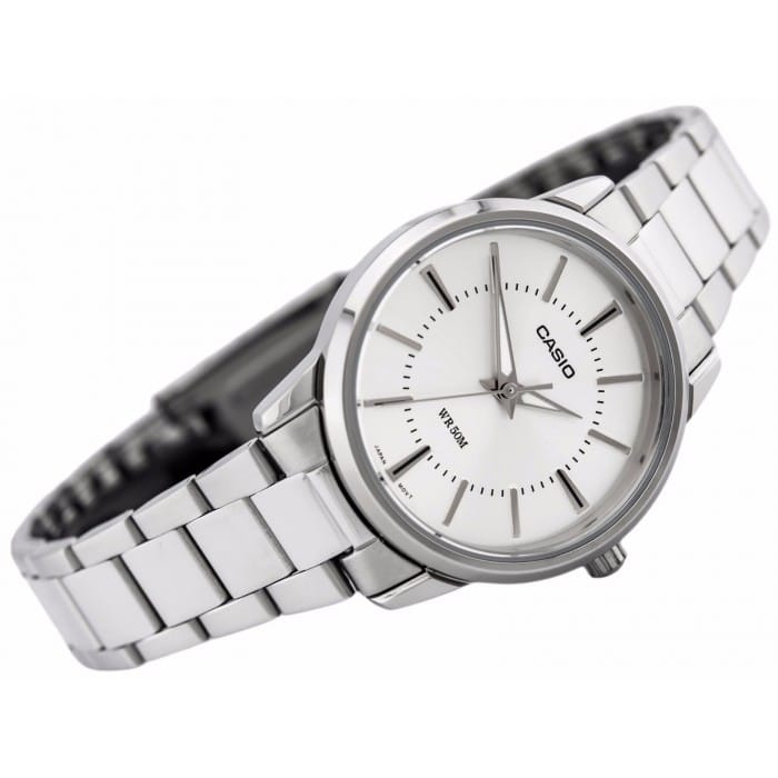 LTP-1303 Reloj Casio para Mujer Pulsera de Metal Análogo
