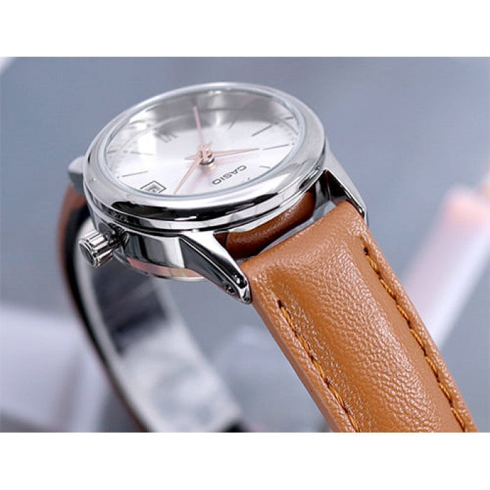 LTP-V002 Reloj Casio para Mujer Pulsera de Cuero Análogo