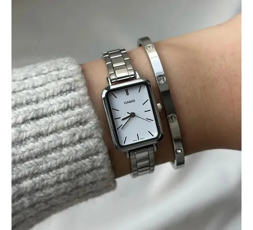 LTP-V009D Reloj Casio para Dama Pulsera de Metal Análogo