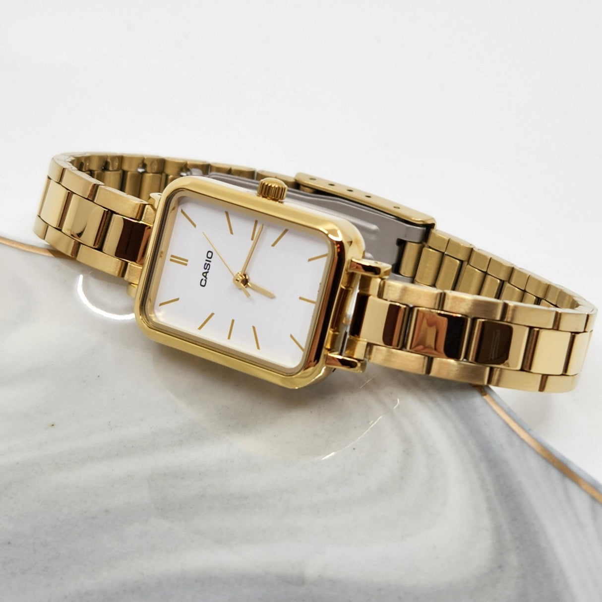 LTP-V009D Reloj Casio para Dama Pulsera de Metal Análogo