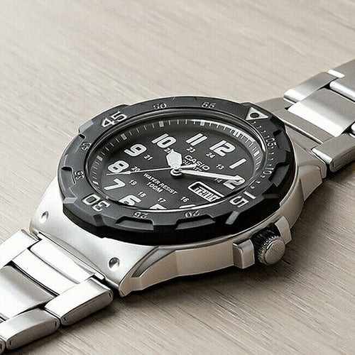 MRW-200HD Reloj Casio de hombre pulsera de metal 47 mm