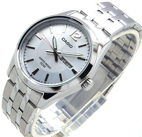 MTP-1335 Reloj Casio de hombre pulsera de metal