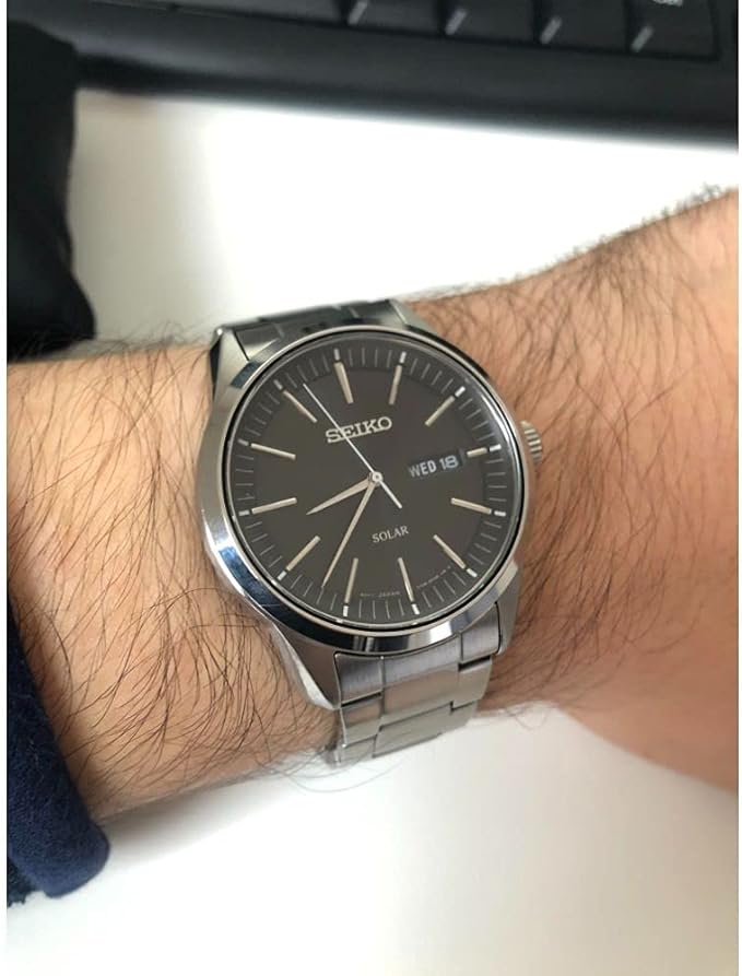 SNE527P1 Reloj Seiko Solar de hombre pulsera de metal