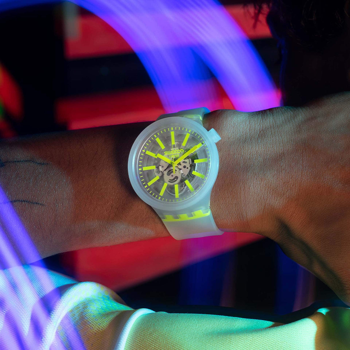 SO27E103 Reloj Swatch Yellowinjelly de caballero pulsera de caucho