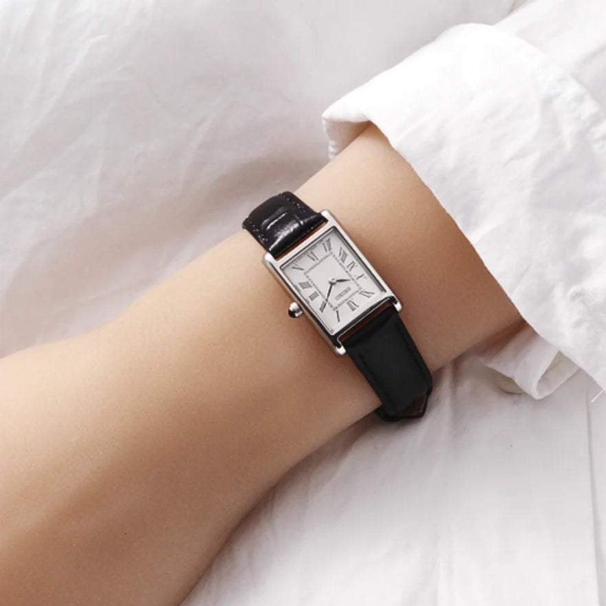 SWR107P1 Reloj Seiko Classic de dama pulsera de cuero