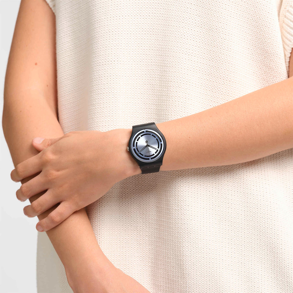 SO32B118 Reloj Swatch Circled Lines Unisex banda de resina