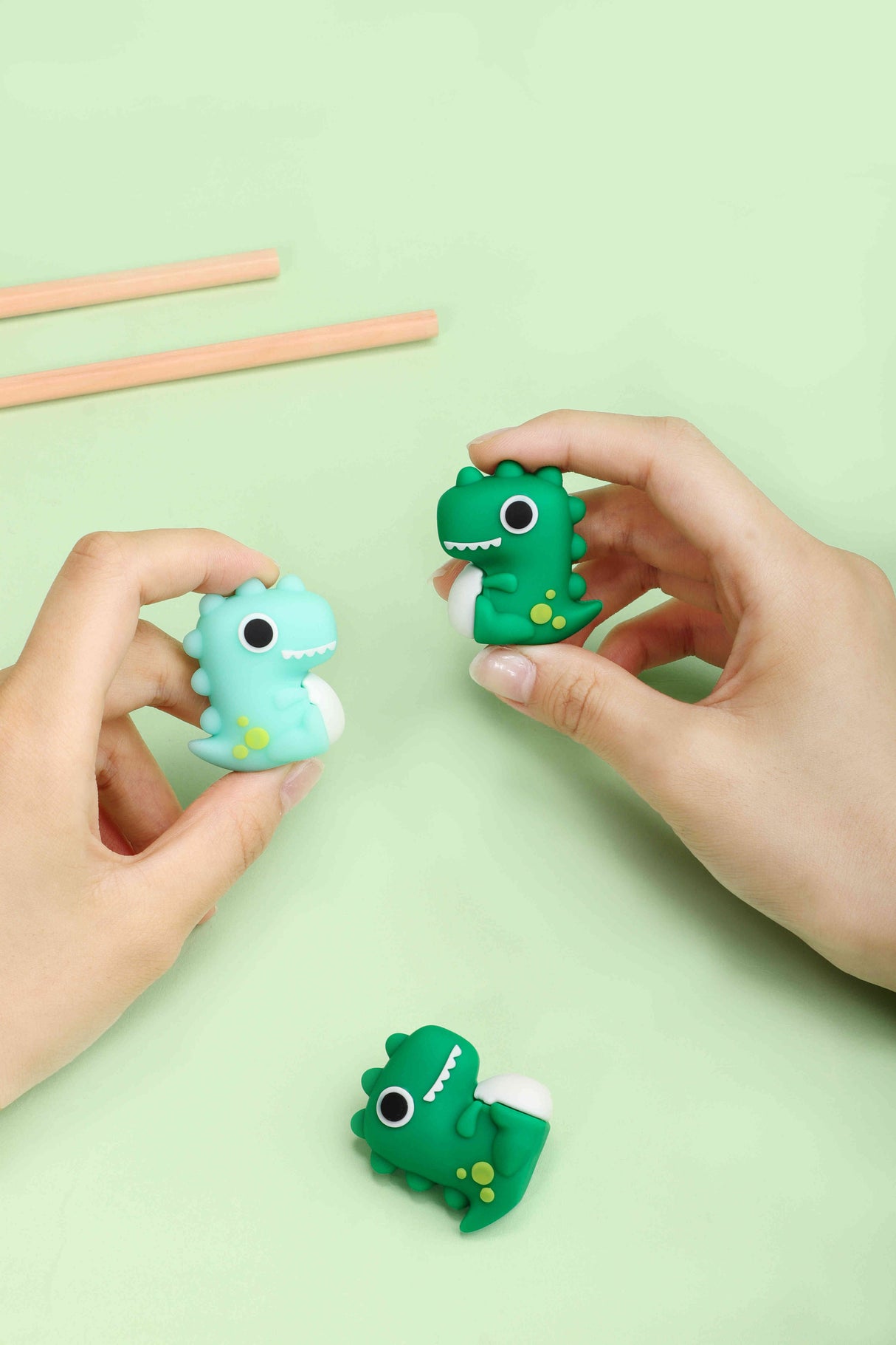 kk-7168 Borrador Kuki con forma de Dinosaurio