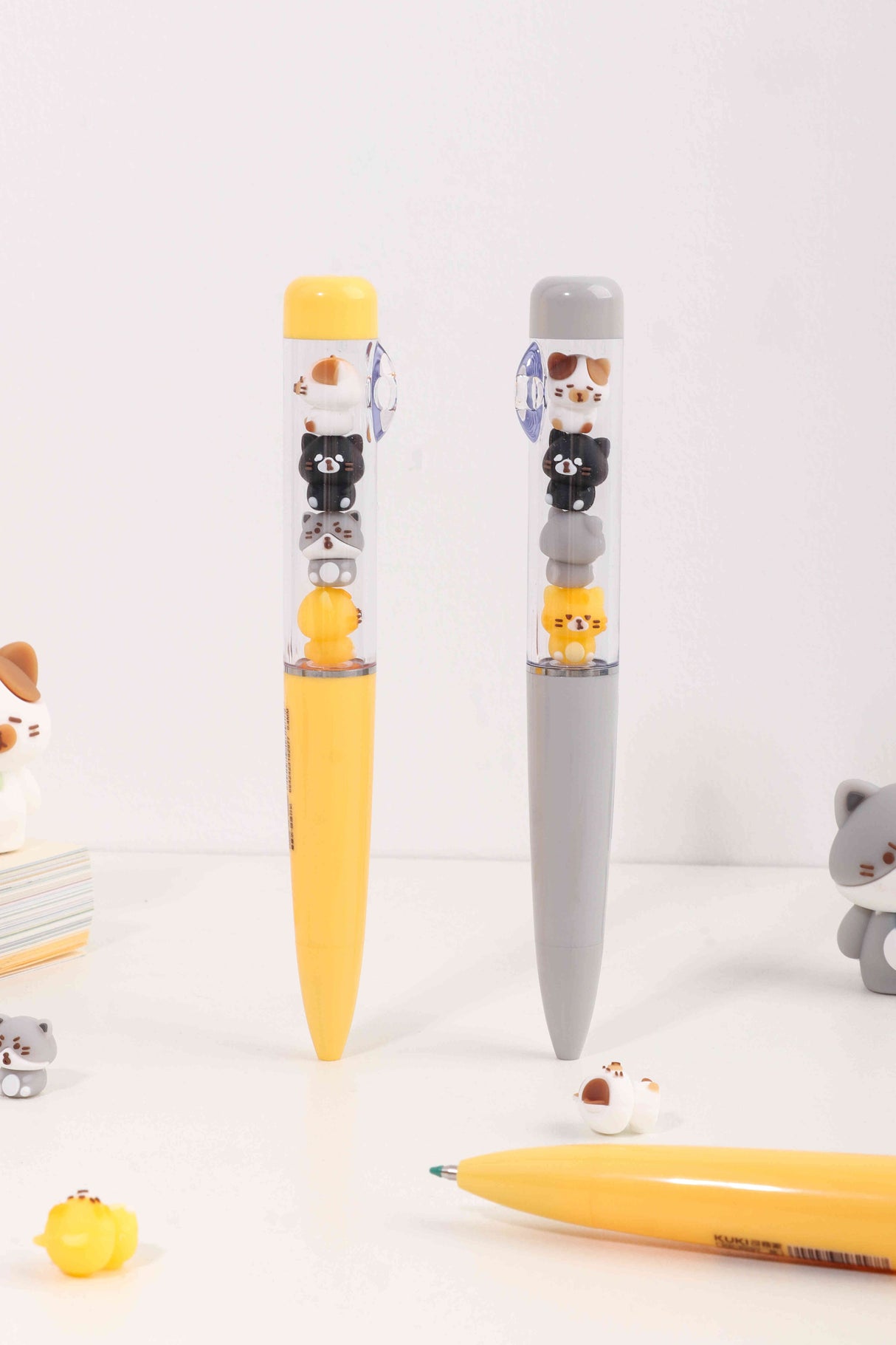 kk-8297 Lapicero Kuki Jenga con gatitos internos