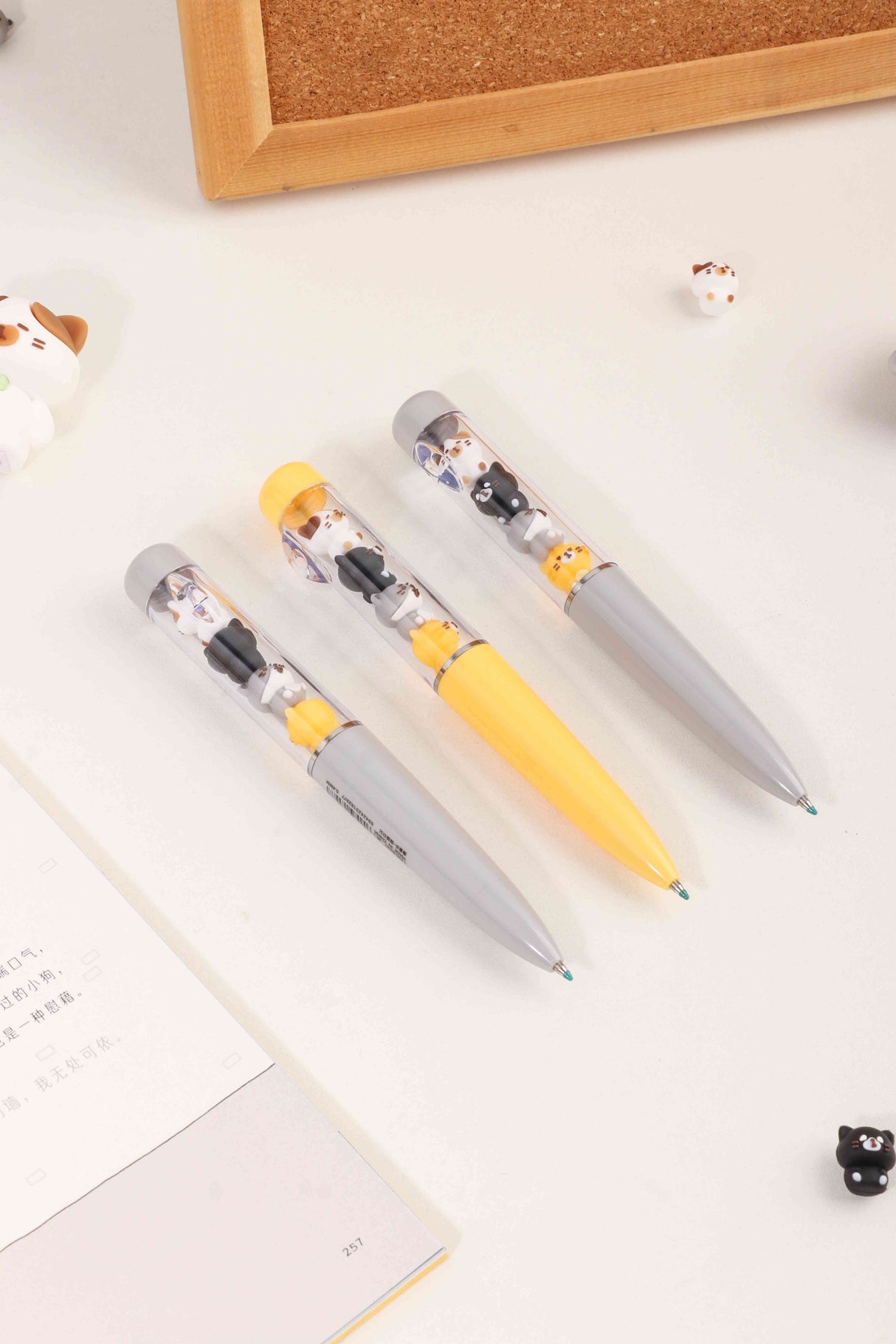 kk-8297 Lapicero Kuki Jenga con gatitos internos