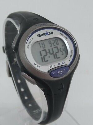 T5K900 Reloj Timex Ironman Essentials Digital para Dama con Pulsera de Resina 35 mm