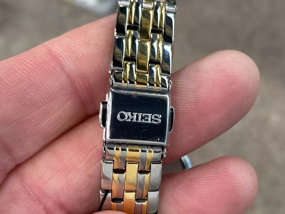 SWR070P1 Reloj Seiko Clasico Análogo para Mujer pulsera de Metal