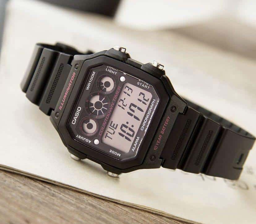 AE-1300 Reloj Casio para Hombre Banda de Goma Digital Illuminator 10 Años de Batería