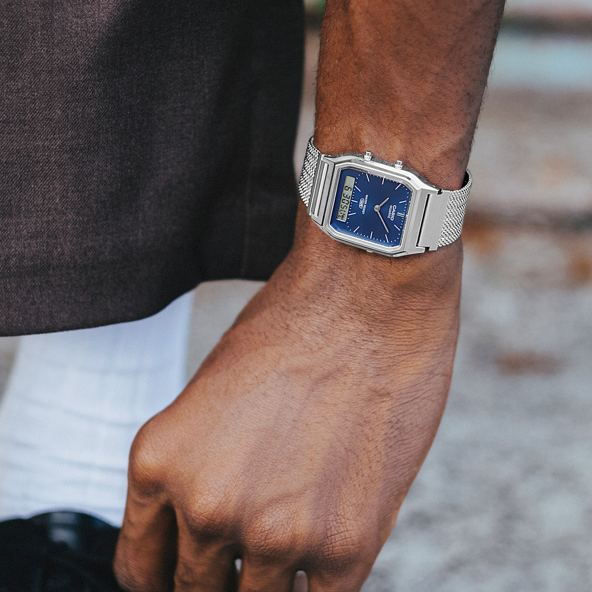 AQ-230EM Reloj Casio unisex banda mesh doble hora