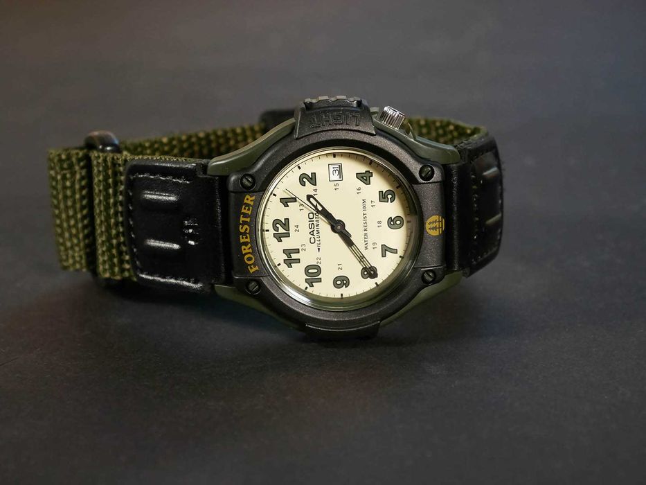 FT-500 Reloj Casio para Hombre Pulsera de Tela Análogo Forester Illuminator