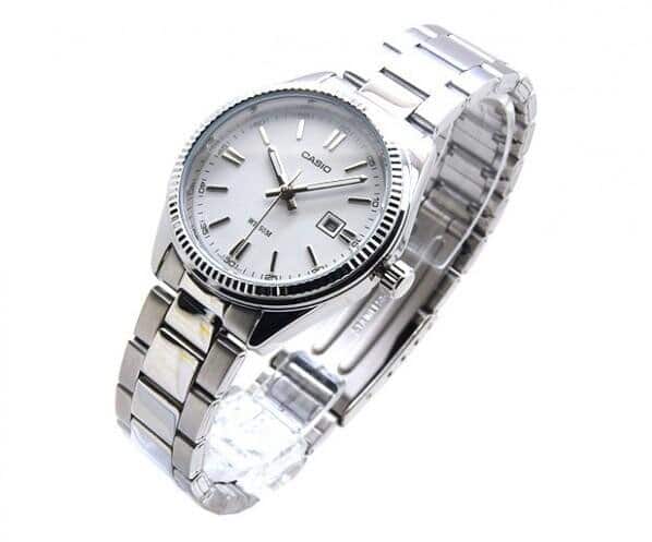 LTP-1302 Reloj Casio para Mujer Pulsera de Acero Inoxidable Análogo