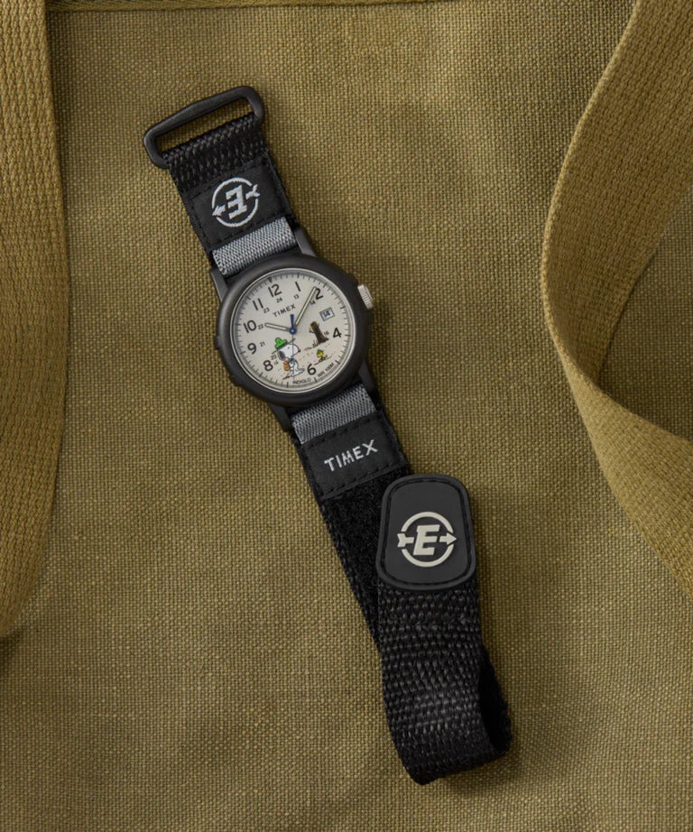 TW4B29100 Timex Expedition x Snoopy de hombre correa de tela