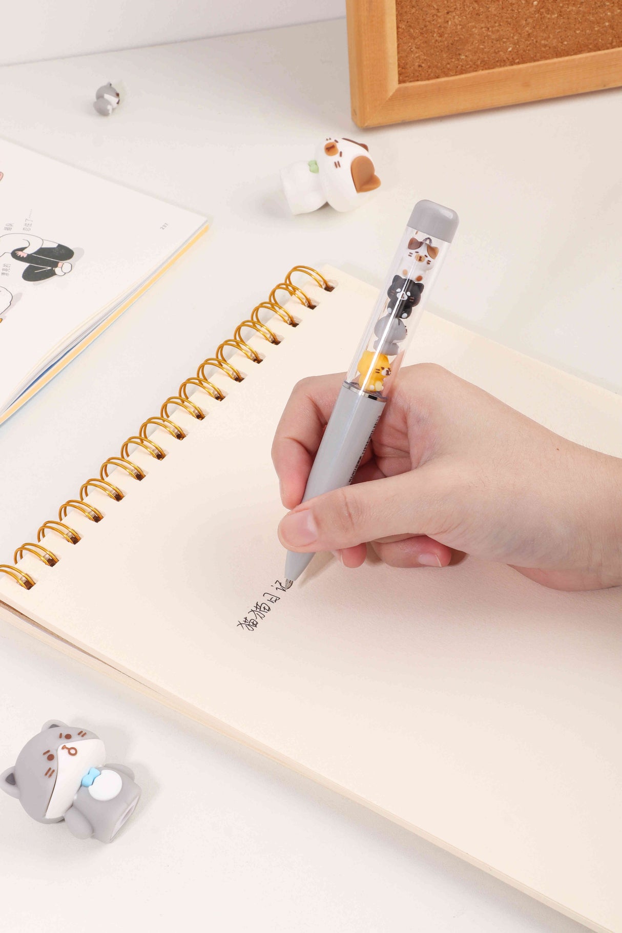 kk-8297  Lapicero Kuki Jenga con gatitos internos