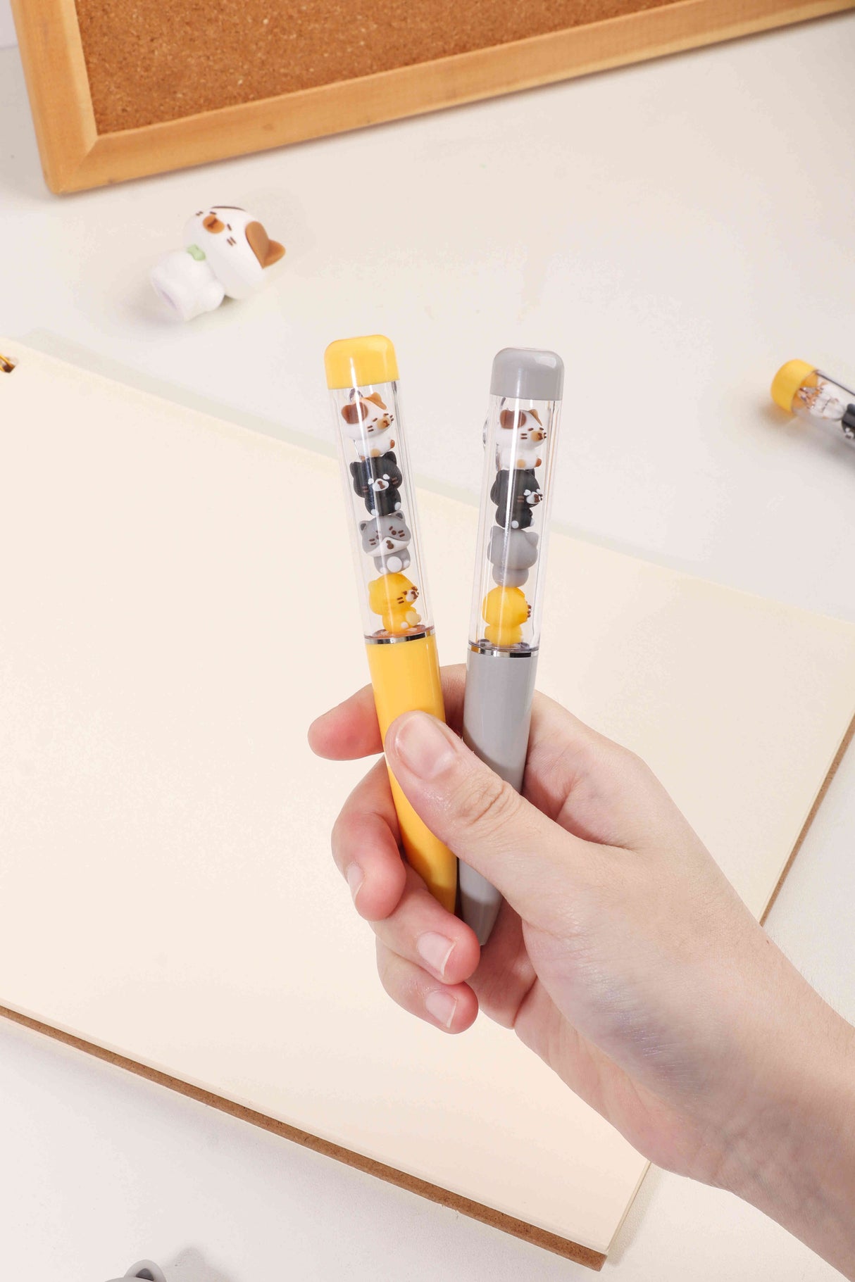 kk-8297  Lapicero Kuki Jenga con gatitos internos