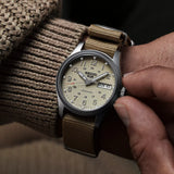 SRPJ83K1 Reloj Seiko Serie 5 Análogo para Hombre pulsera de Tela